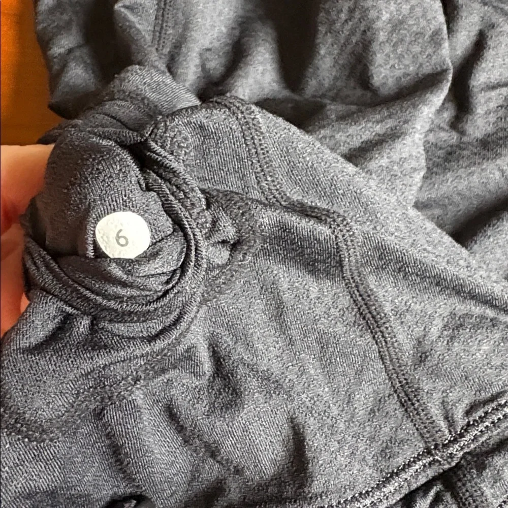 EUC Lululemon Black Tank with Drawstring Sz 6​​